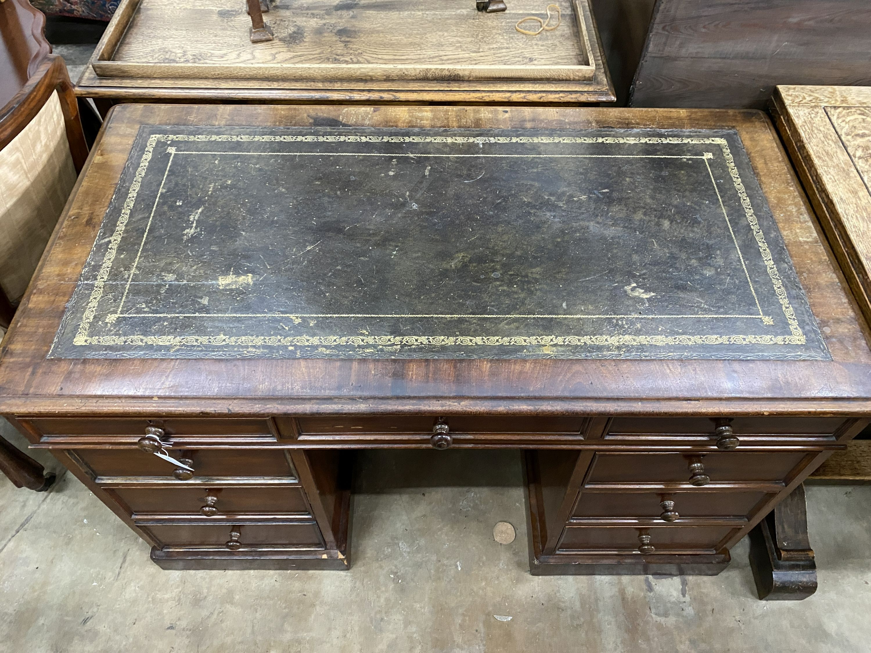 A Victorian mahogany pedestal desk, length 122cm, depth 65cm, height 73cm